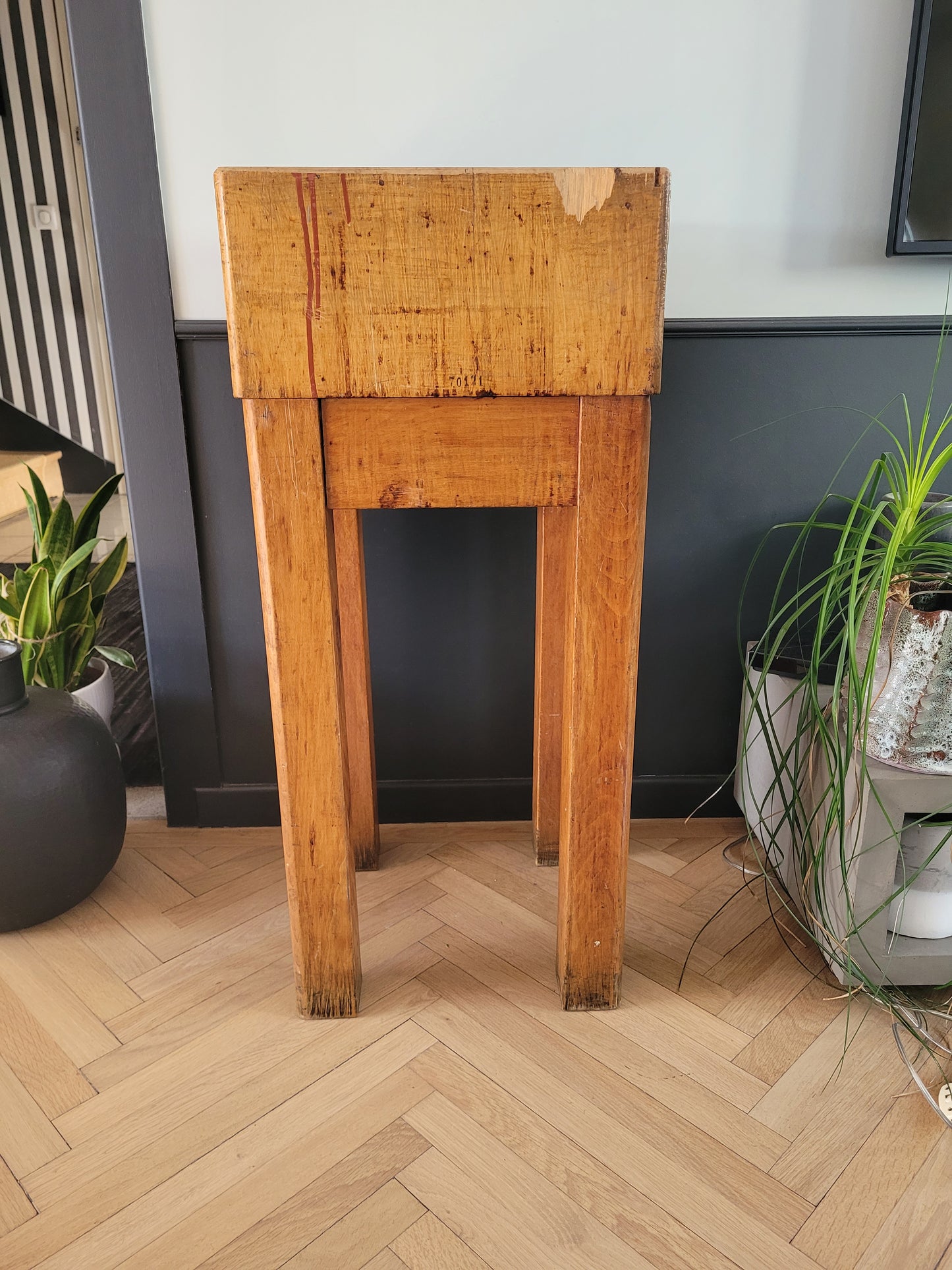 Authentique billot de boucher sur pieds - Bois de bout - Ref 755