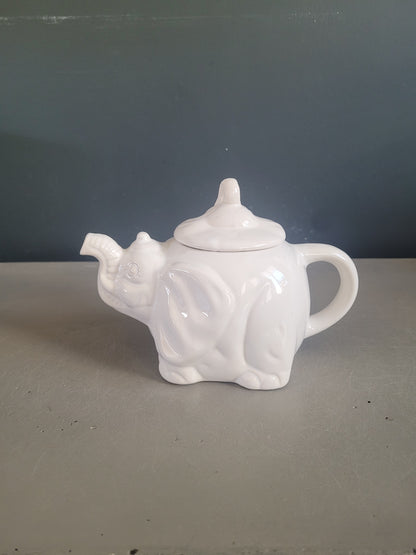 Théière éléphant en porcelaine blanche - Ref 661