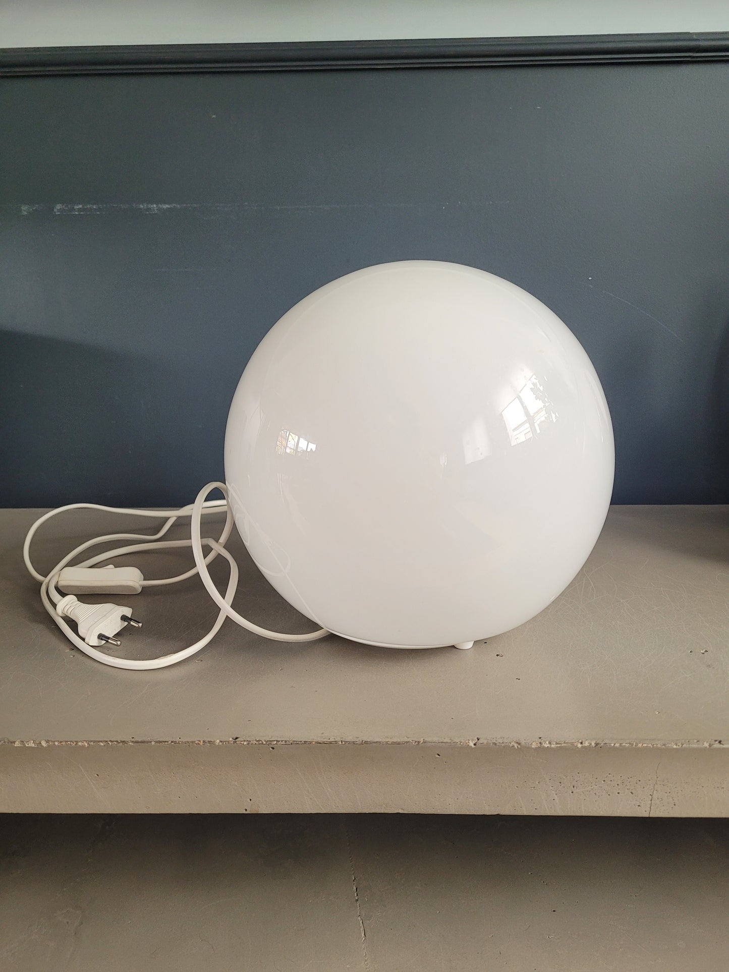 Lampe à poser globe verre opaline Ikea - Ref 364