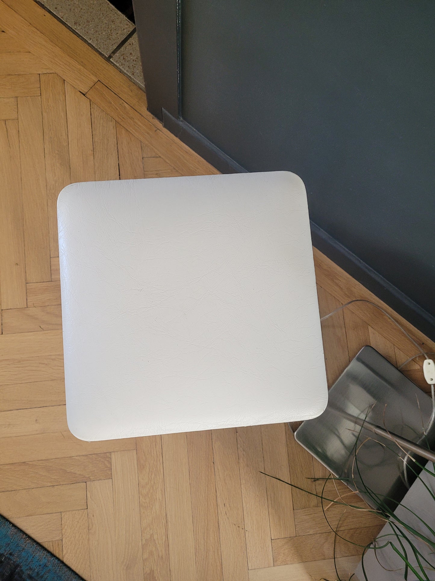 Tabouret vintage en Skaï et chrome - Ref 599