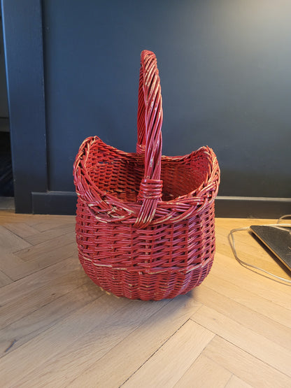 Panier en rotin peint en rouge - Ref 634