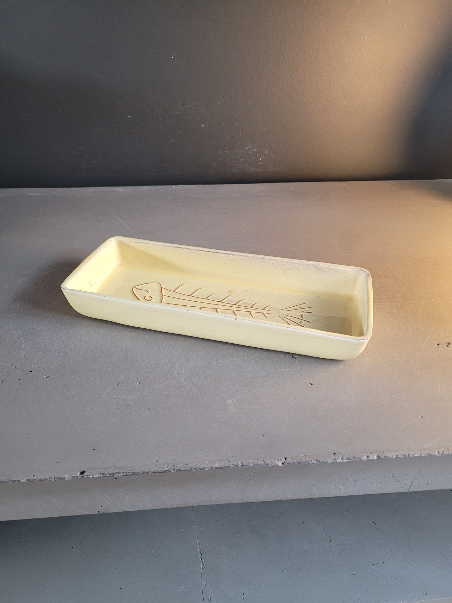 Ravier poisson en céramique jaune - Ref 786