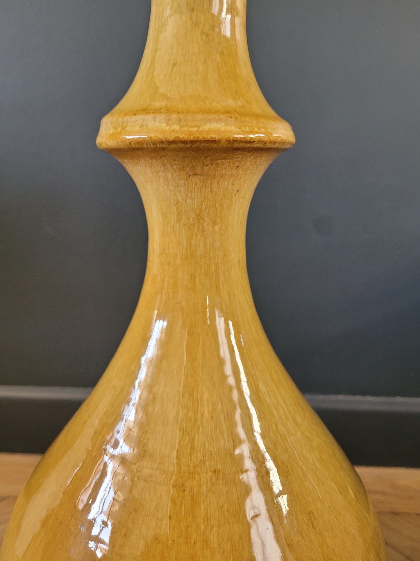 Pied de lampe en céramique émaillée jaune moutarde - Ref 266
