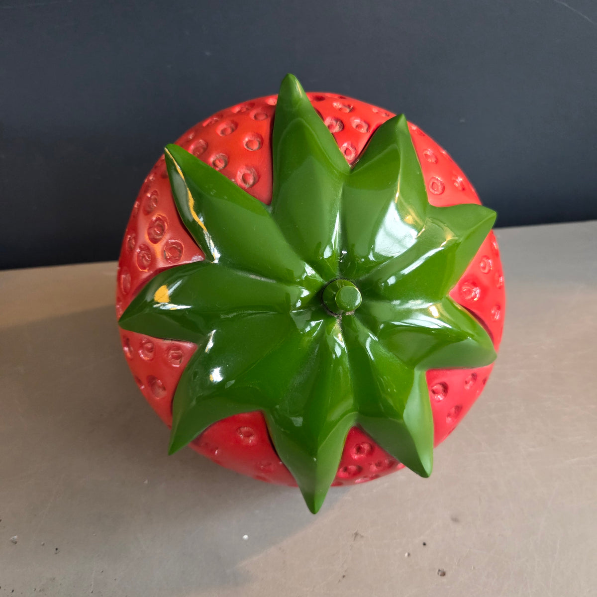 Fraise géante en résine - Ref 1409