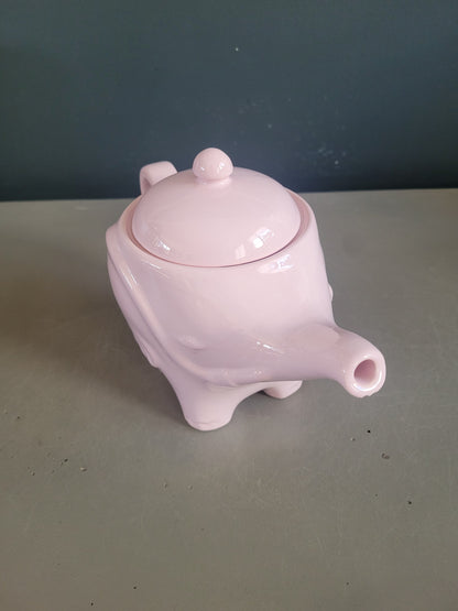 Théière éléphant rose de la faïencerie Sainte Radegonde  - Ref 660