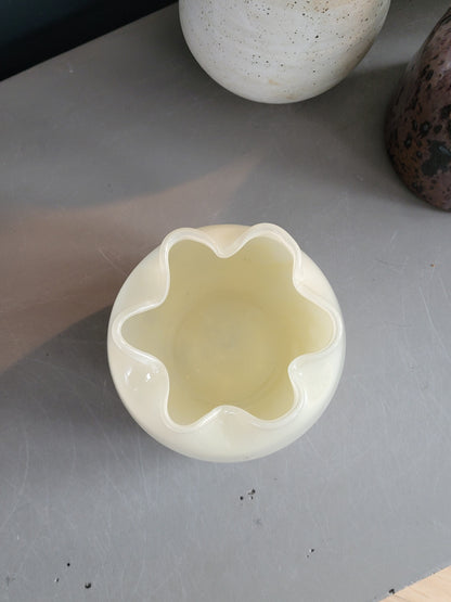 Vase en verre soufflé modelé - Ref 989
