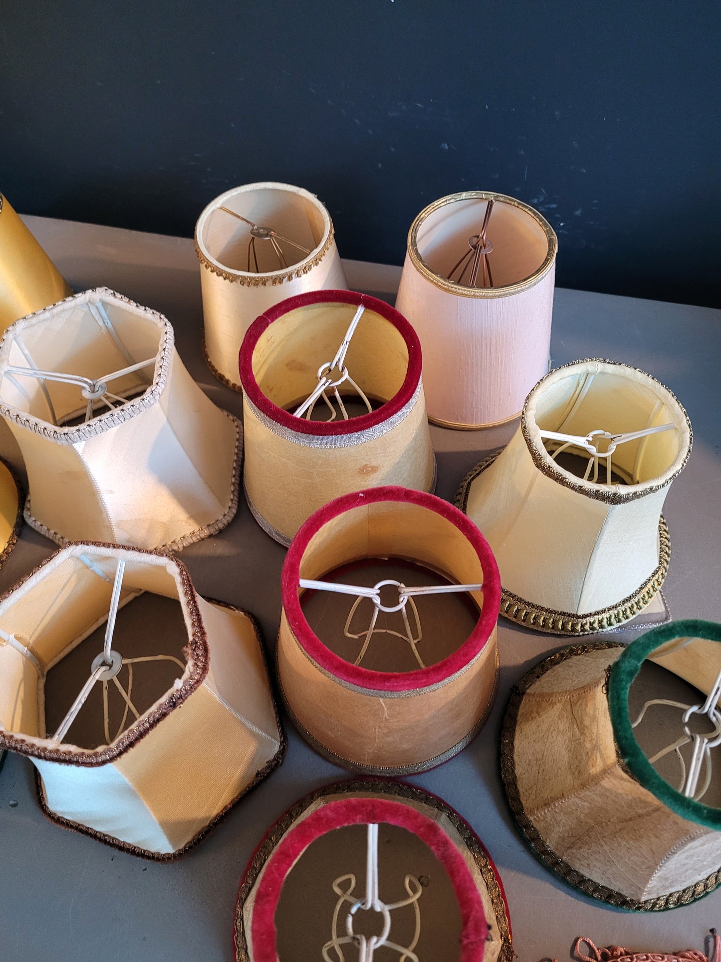 Lot de 13 abat-jour à pince anciens - Ref 670