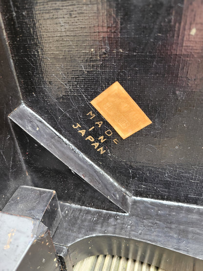 Table japonaise en bois laqué gravé- Ref 621