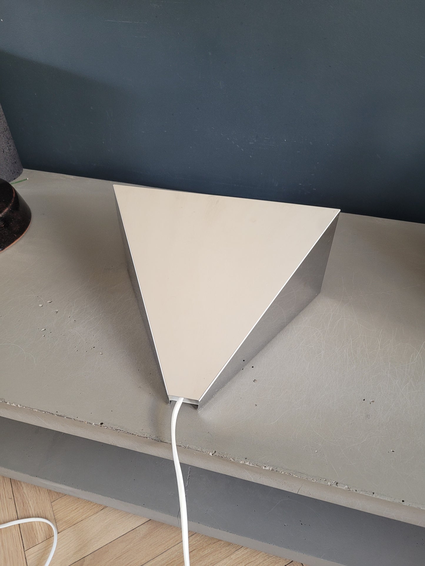 Applique triangulaire Ikea vintage en aluminium - Ref 304