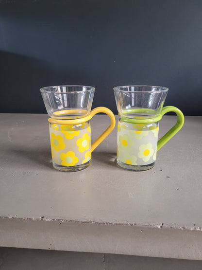 Paire de tasses à thé en verre et anse plastique - Ref 703