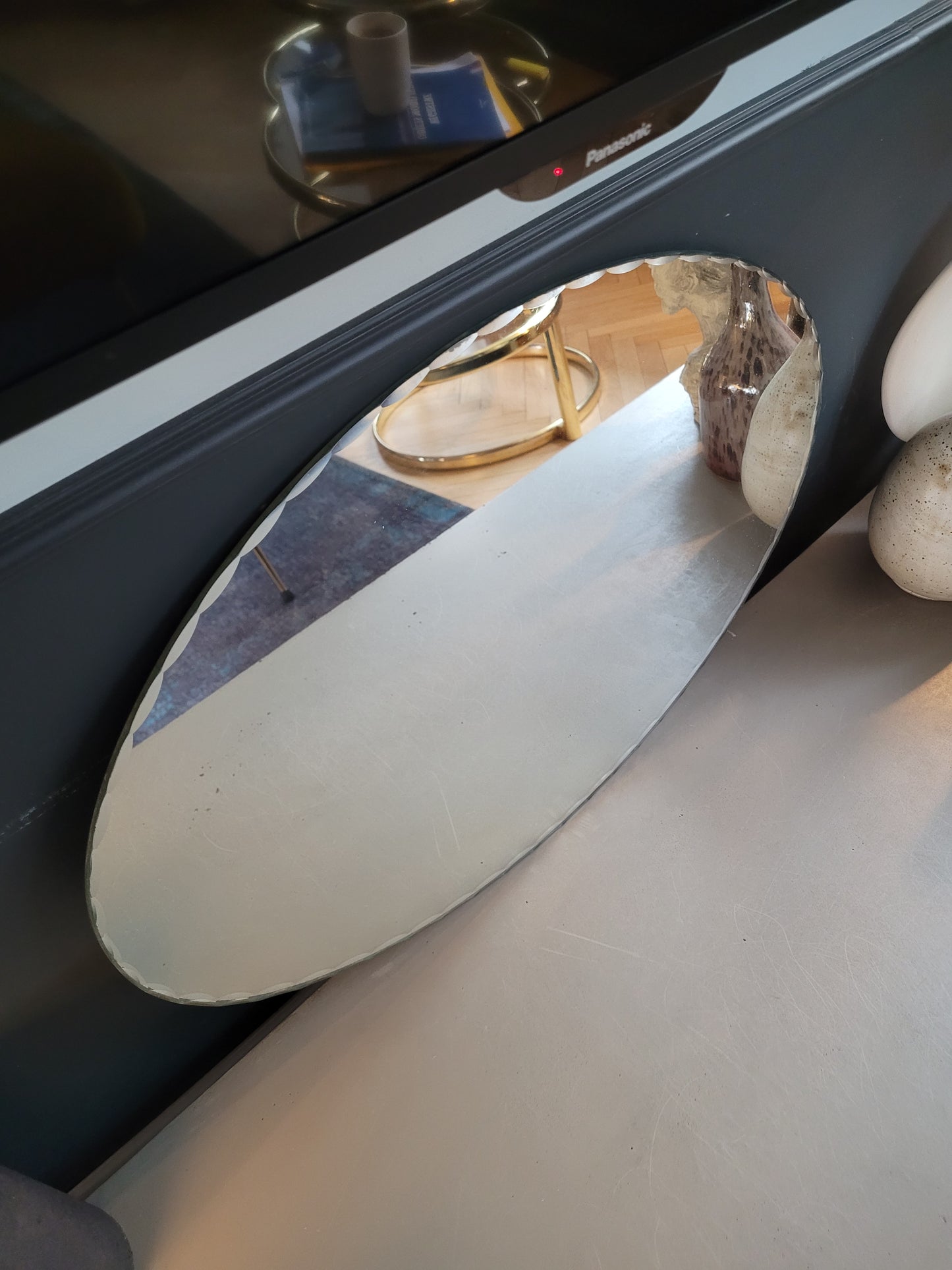 Miroir ovale ancien à bords ciselés - Ref 695