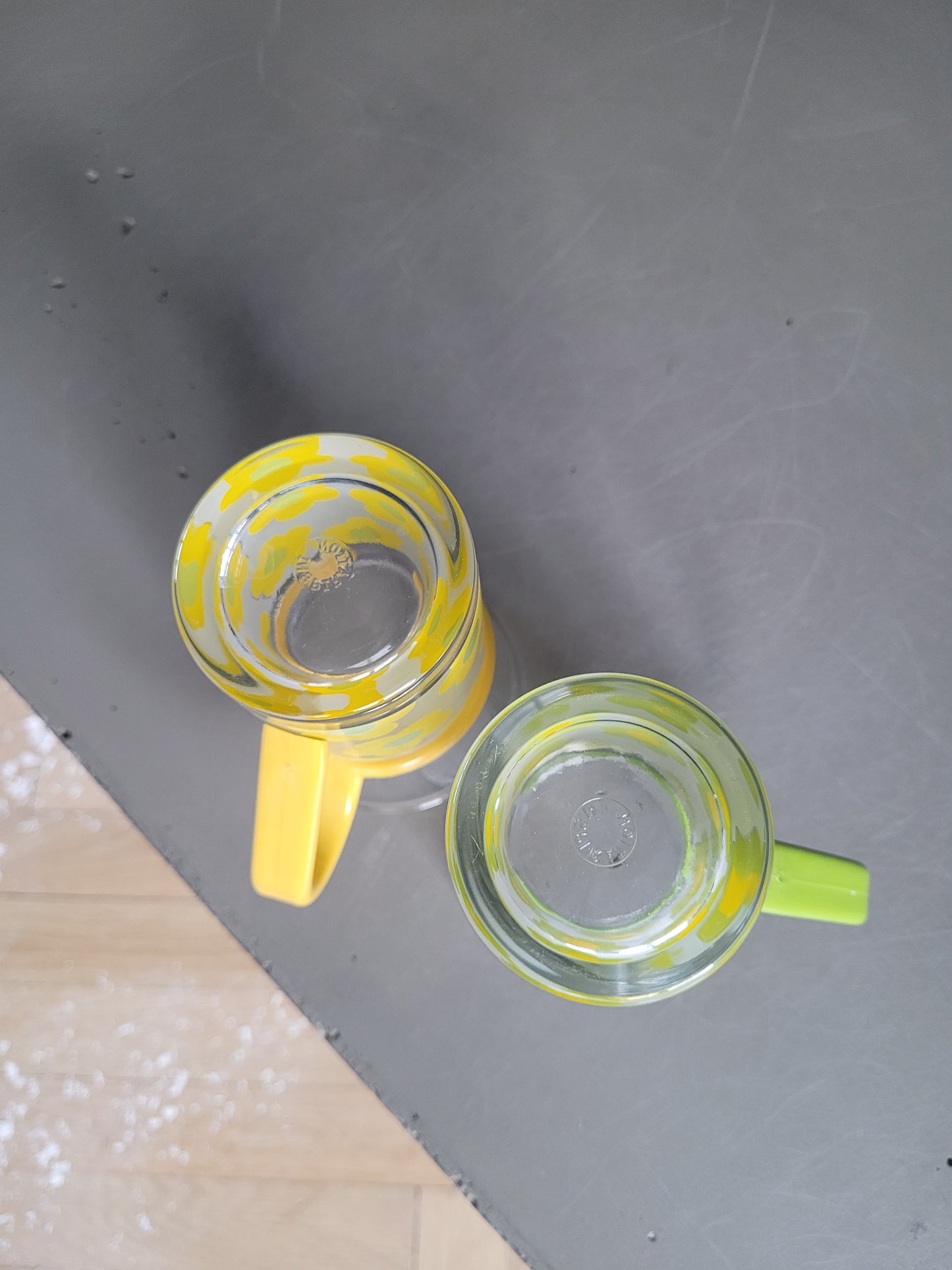 Paire de tasses à thé en verre et anse plastique - Ref 703