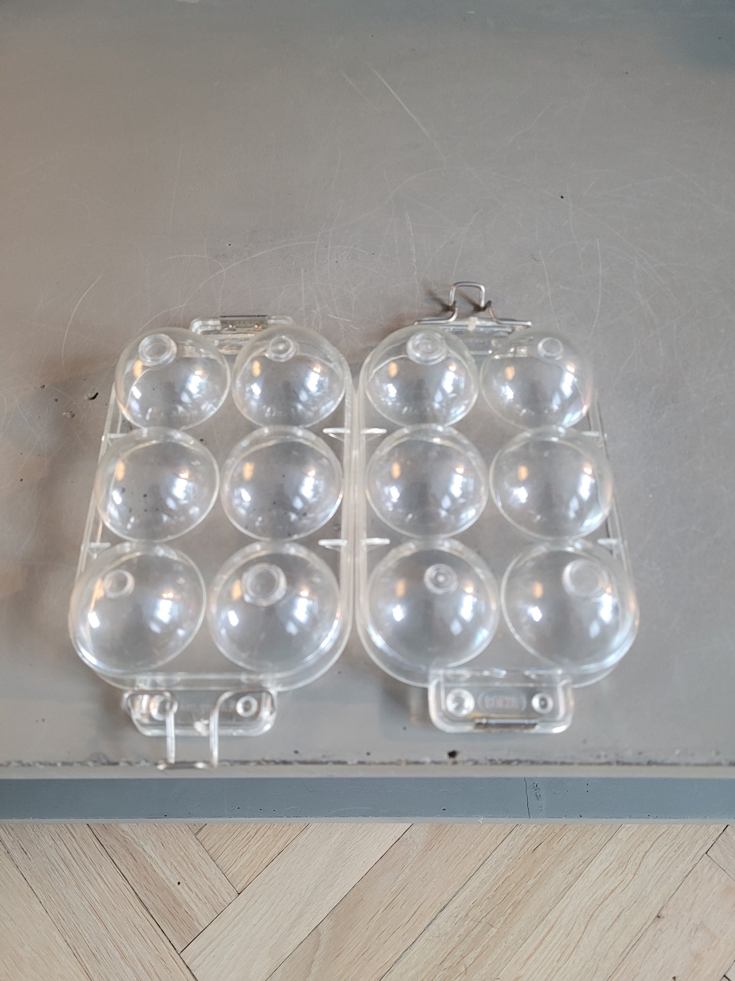 Boîte à œufs vintage Bolta en plexi - Ref 662