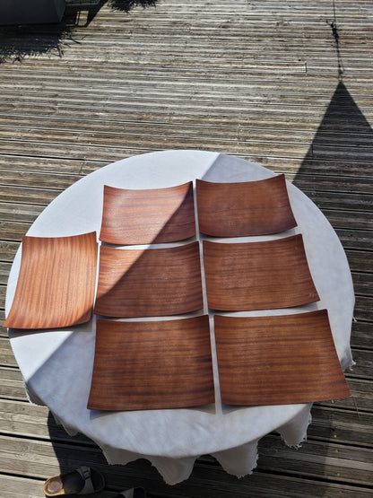 Assiettes de présentation en teck courbé- Lot de 7 - Ref 356