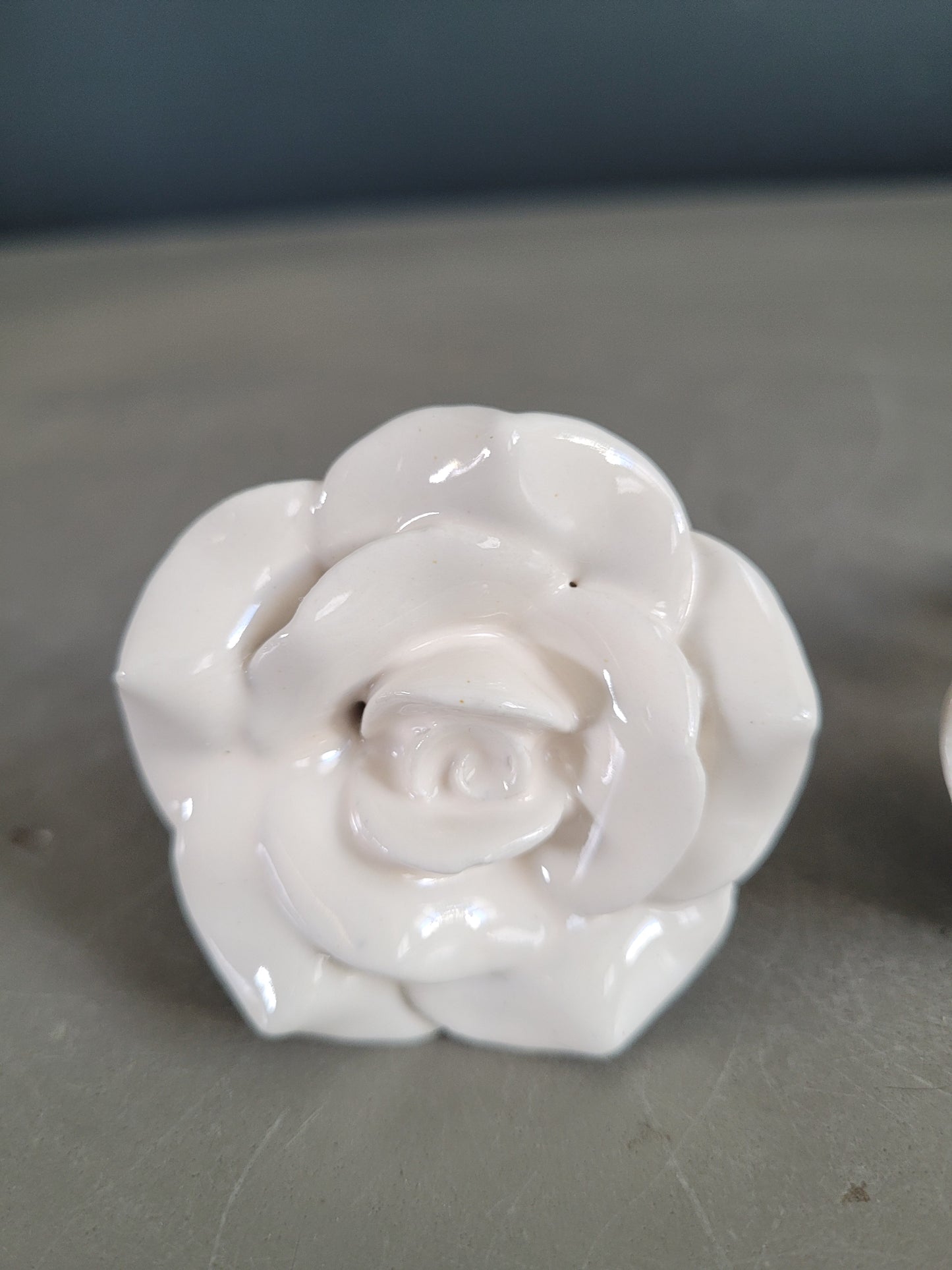 Paire de boutons de meubles en porcelaine- Ref 531