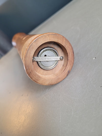 Moulin à poivre vintage en teck Haenlein Winterthur - Ref 663