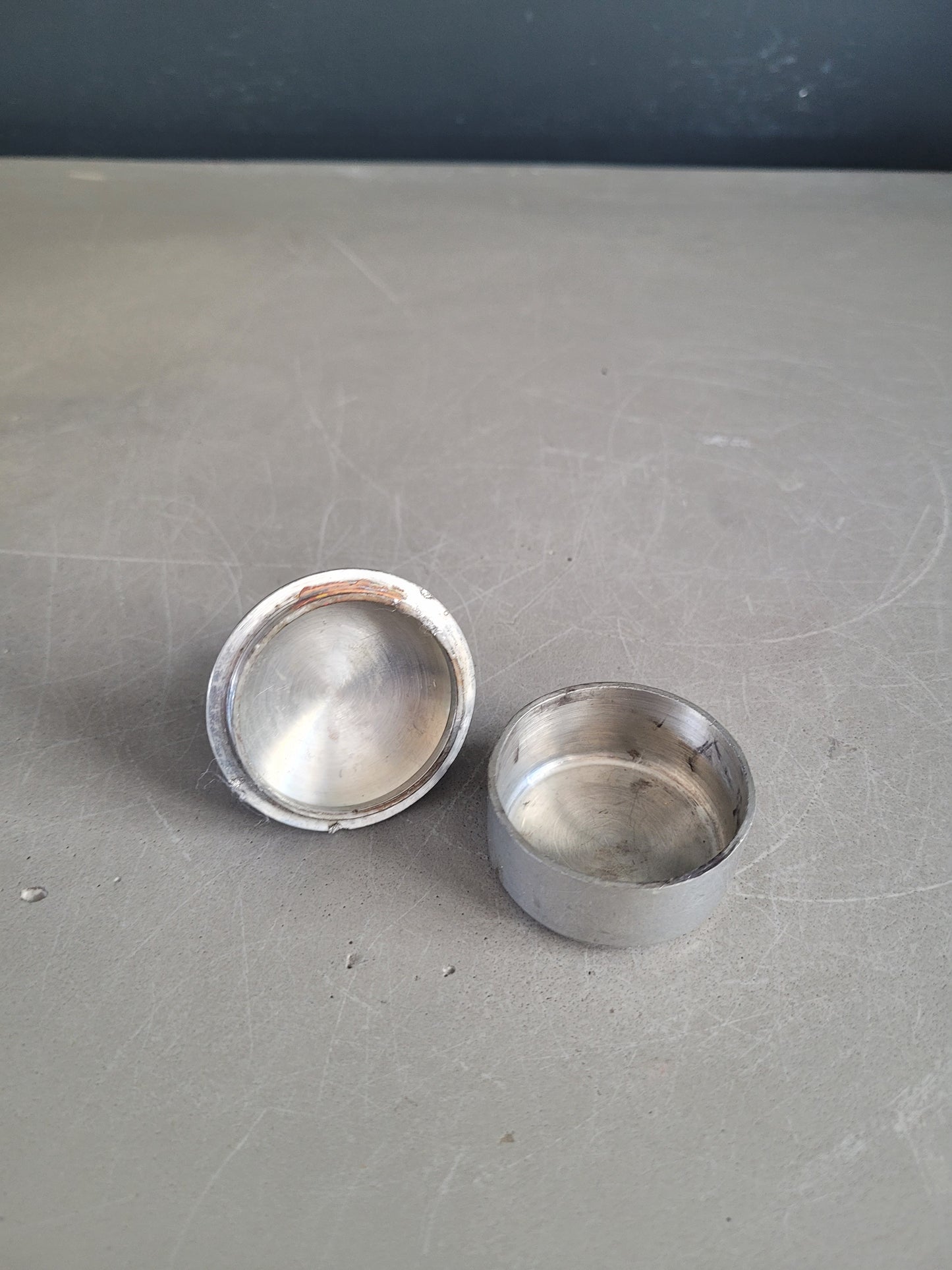 Boîte à dents ancienne en étain- Étains du Manoir - Ref 898