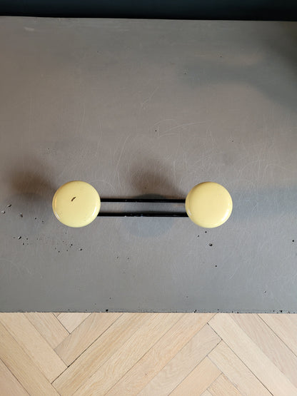 Porte-manteau mural 2 patères années 60 jaune - Ref 289