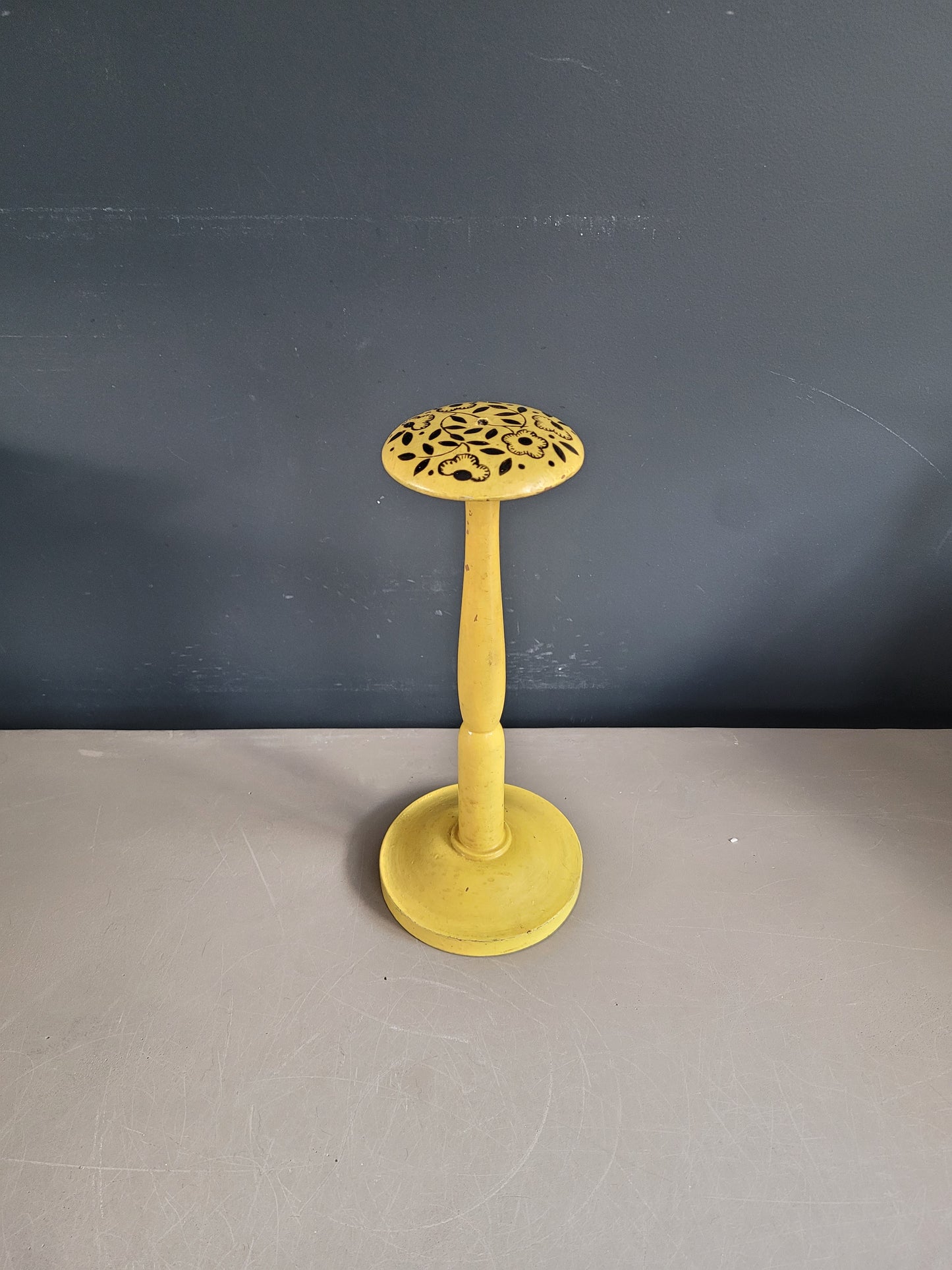 Porte-chapeaux en bois peint vintage - Ref 866