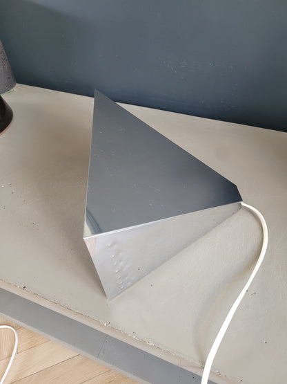 Applique triangulaire Ikea vintage en aluminium - Ref 304