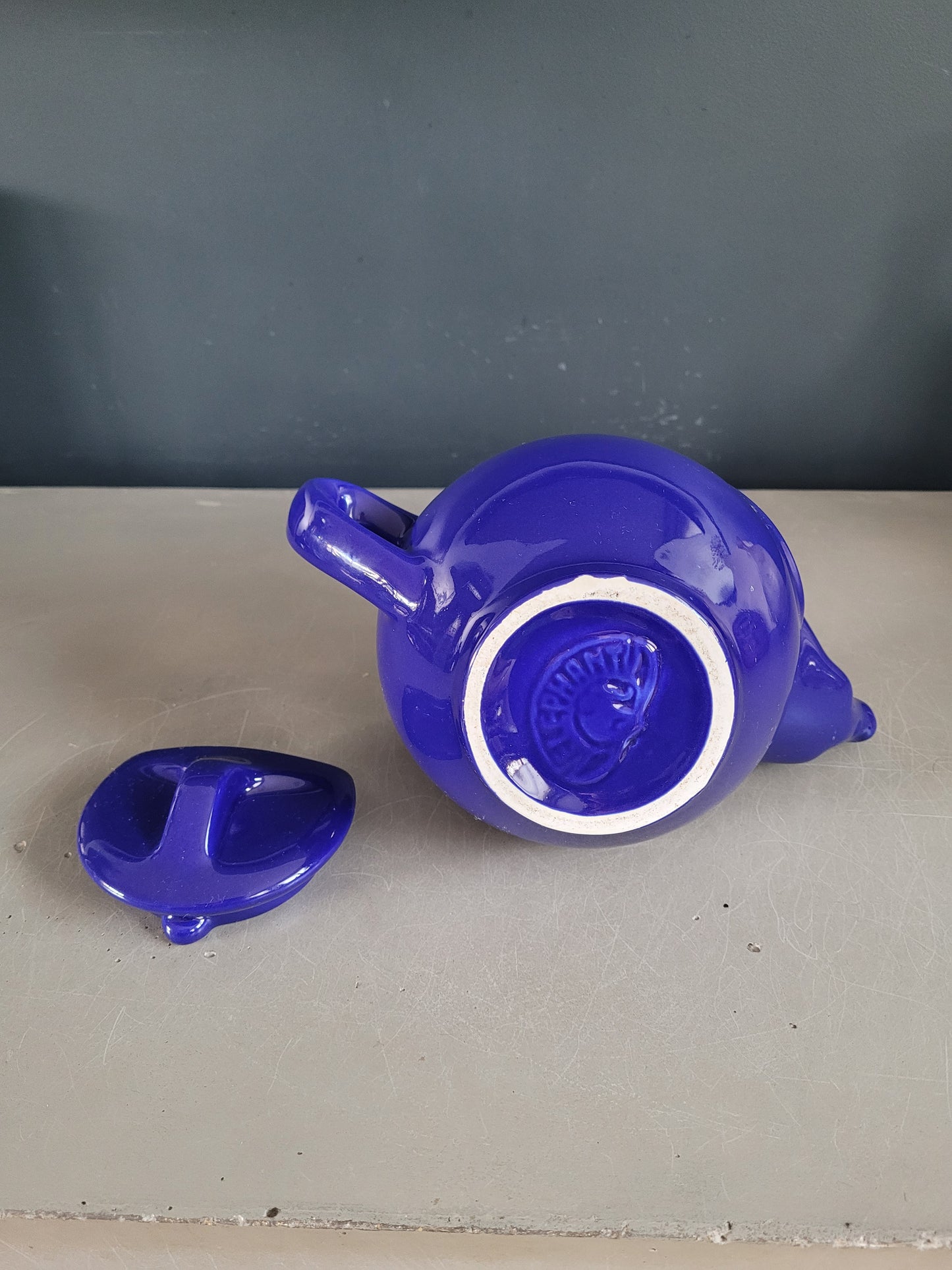 Théière vintage Eléphant en porcelaine- Ref 530