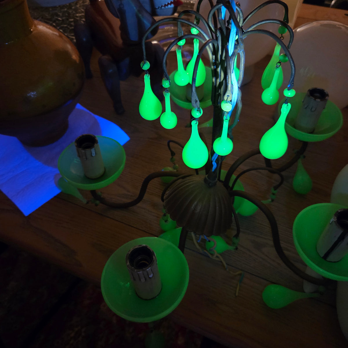 Lustre italien 5 feux en verre opalin vert à l'uranium - ouraline - Ref 1424