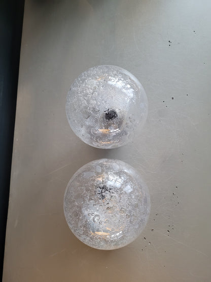 Paire d'appliques vintage en métal chromé et globes en verre bullé - Ref 893