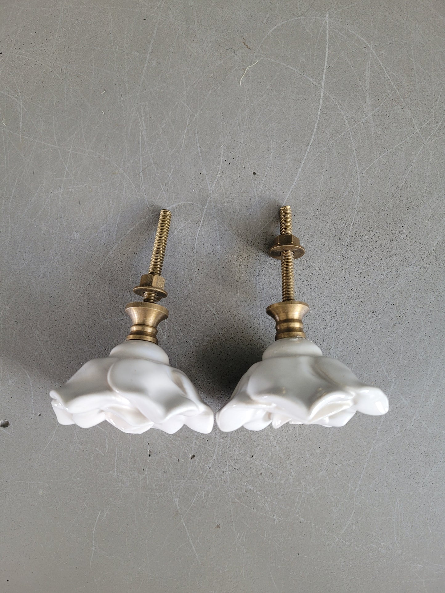 Paire de boutons de meubles en porcelaine- Ref 531