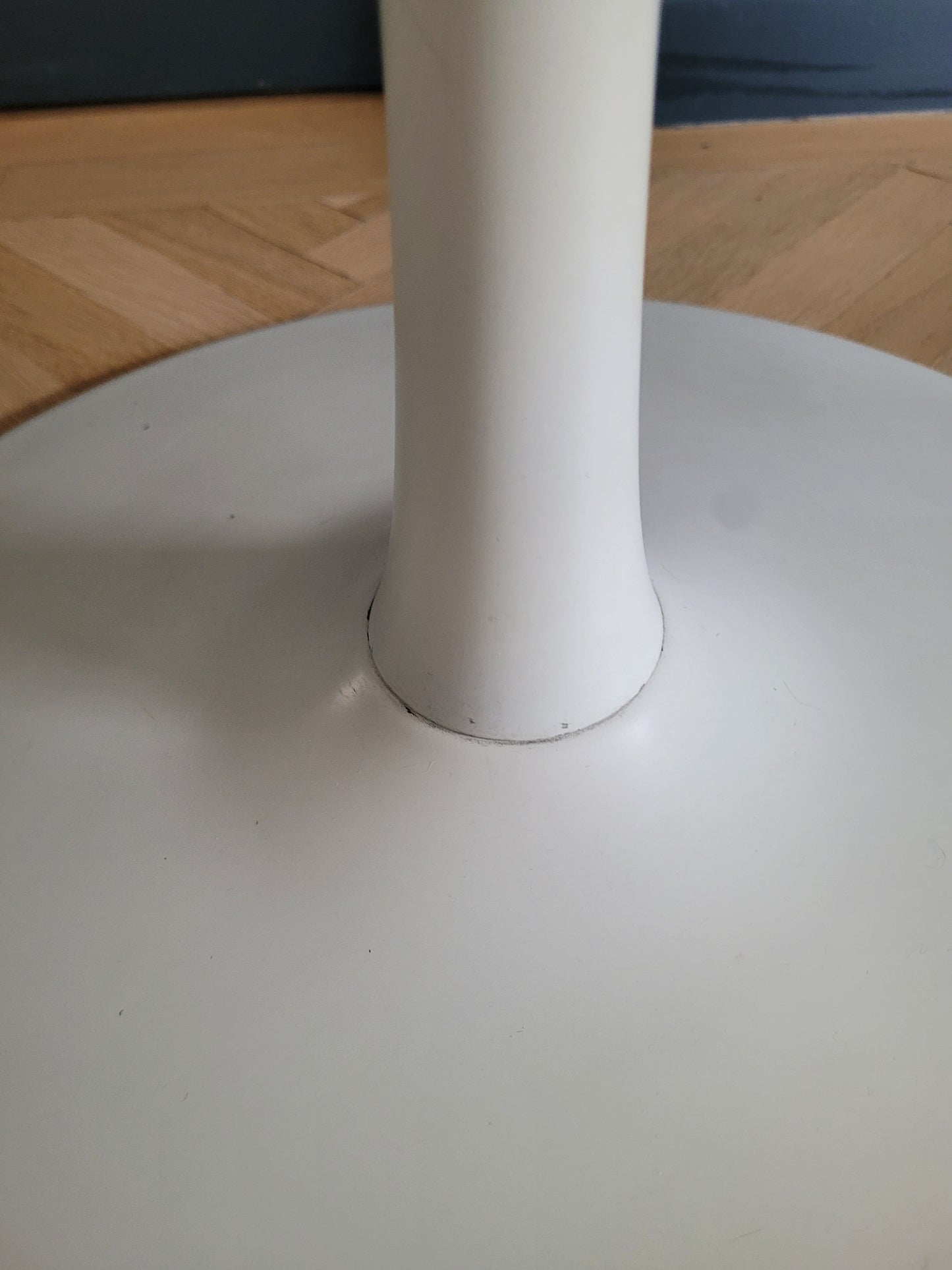 Table pivotante pied tulipe vintage - Ref 858
