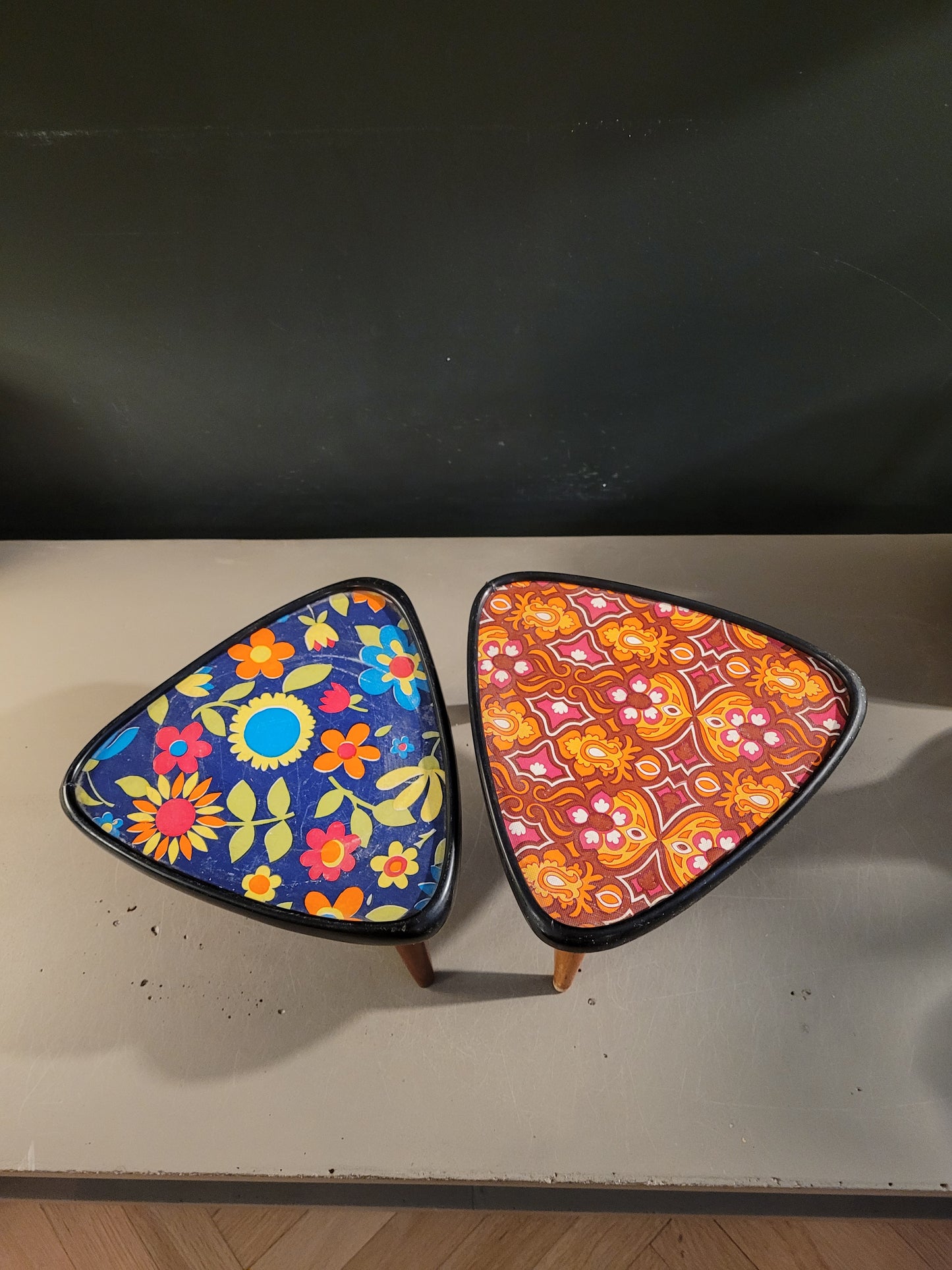 Paire de porte-plantes vintages  à motifs - Ref 574