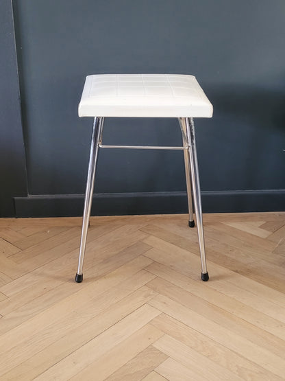 Tabouret vintage en Skaï et chrome- Ref 1017