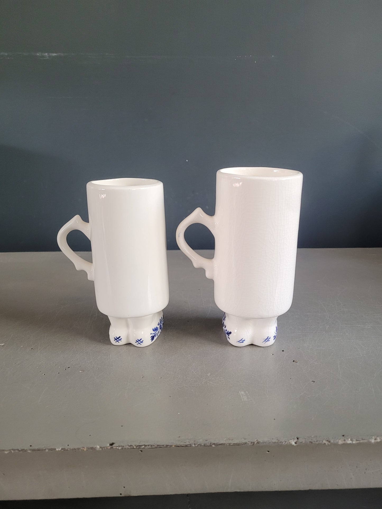 Paire de chopes Delft Blaw peintes à la main - Ref 673