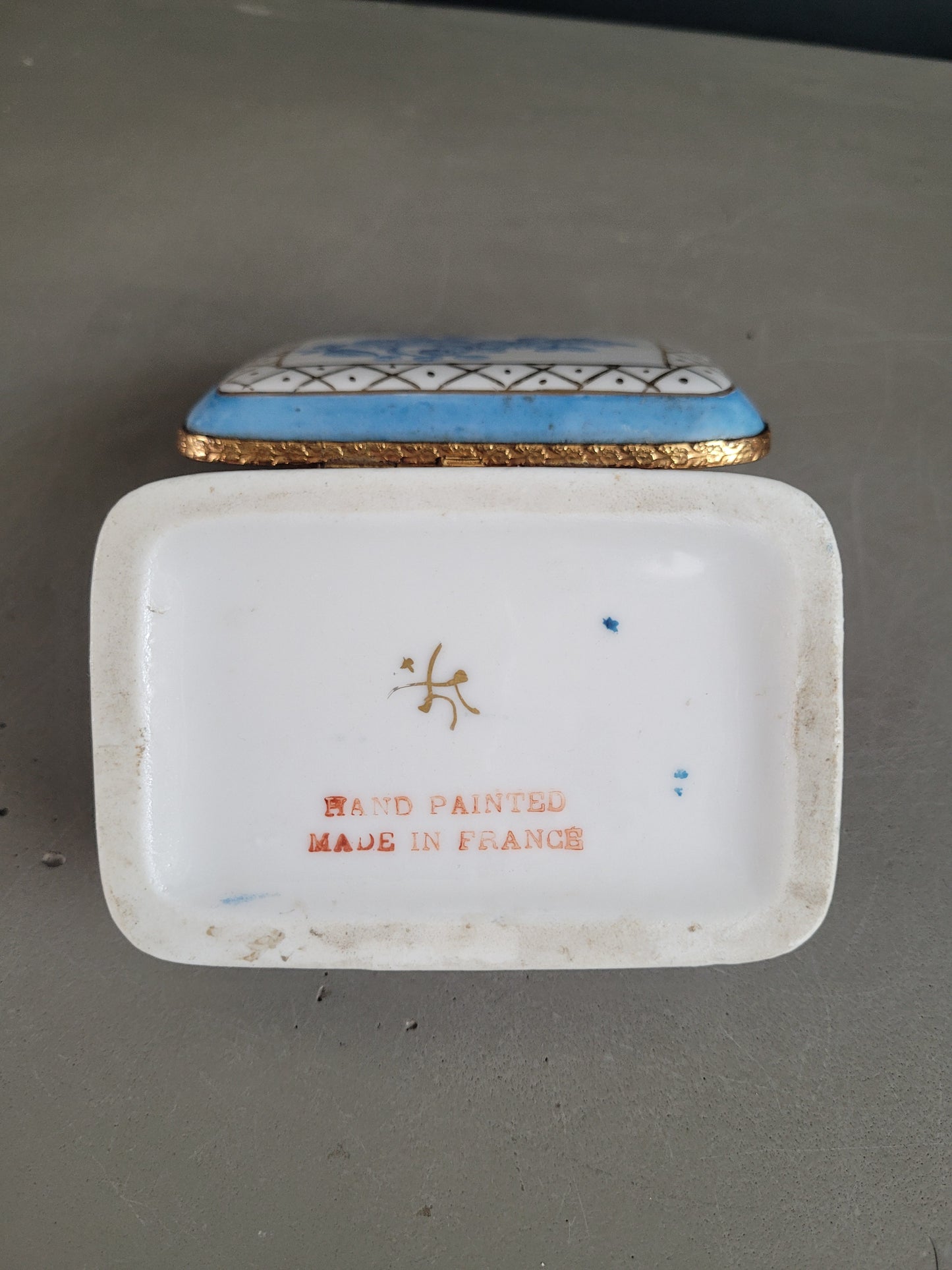 Pilulier en porcelaine peint à la main - Ref 389