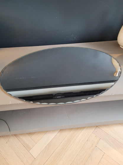 Miroir ovale ancien à bords ciselés - Ref 695