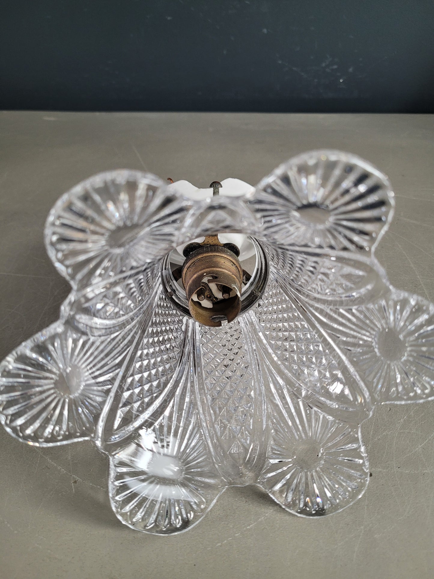 Applique tulipe ancienne - rosace en porcelaine - Ref 1001