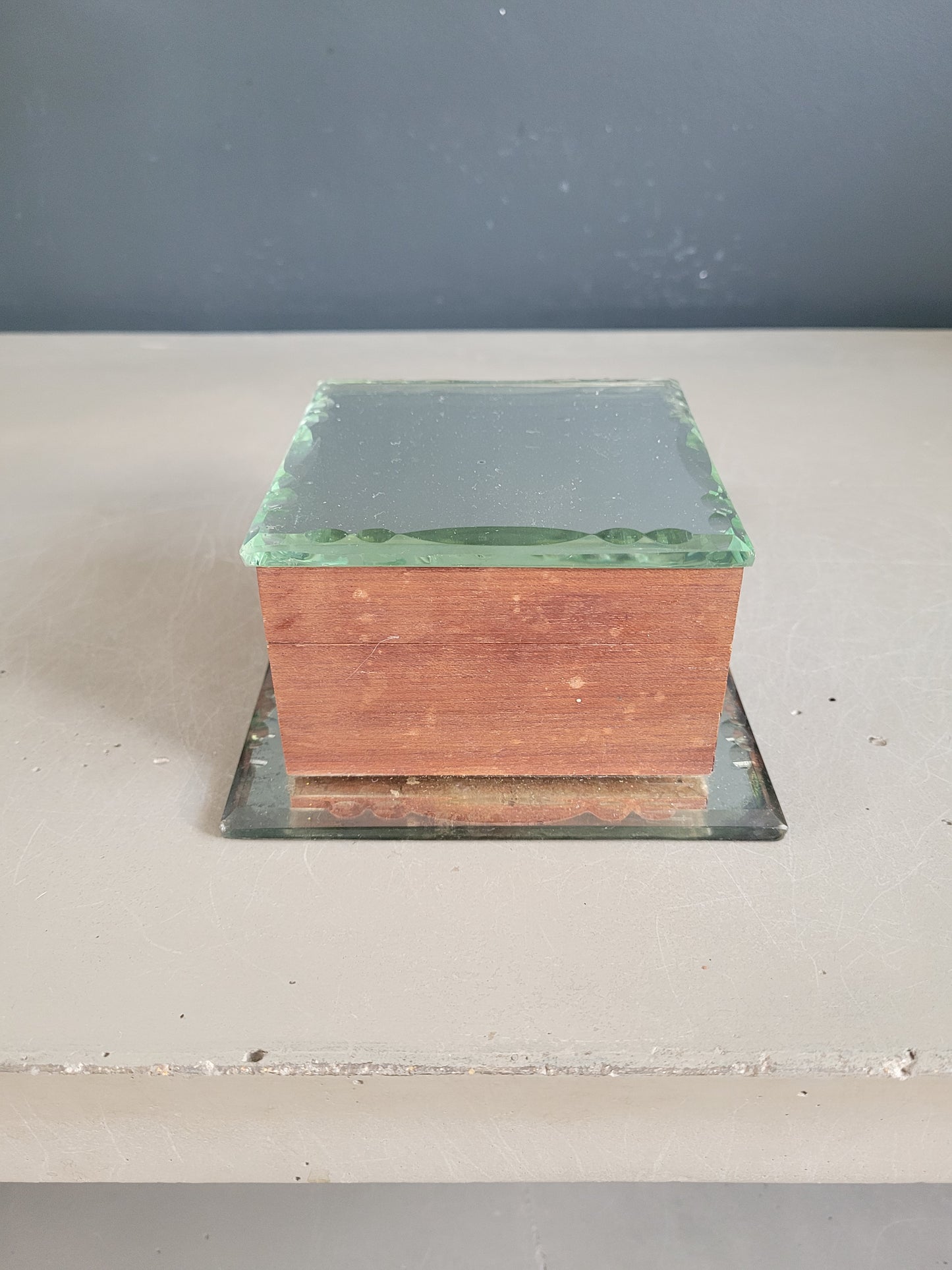 Boîte à cigarettes vintage en bois et miroirs- Ref 638