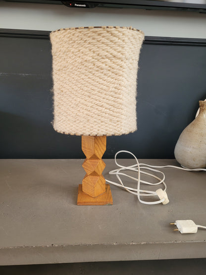 Lampe à poser vintage pied bois et abat-jour laine - 743