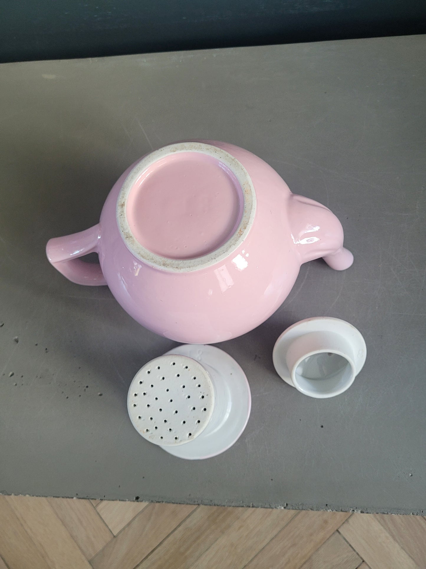 Théière ancienne rose en porcelaine avec filtre - 1,5L - Ref 886