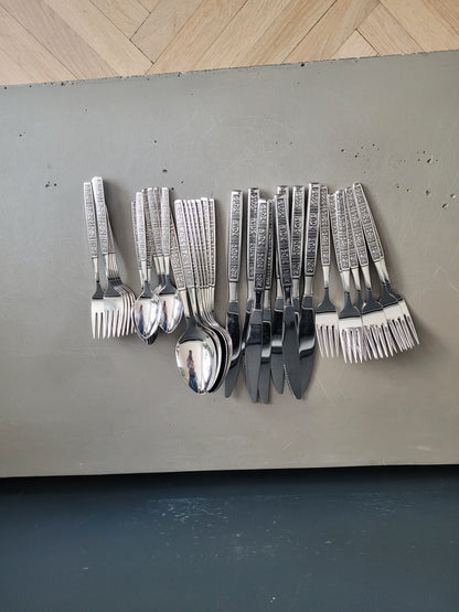 Set de couverts en Inox - Vista Stainless USA - Motifs roses - Ref 1009