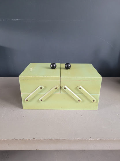 Travailleuse vintage en bois peint - Boîte à couture - Ref 480