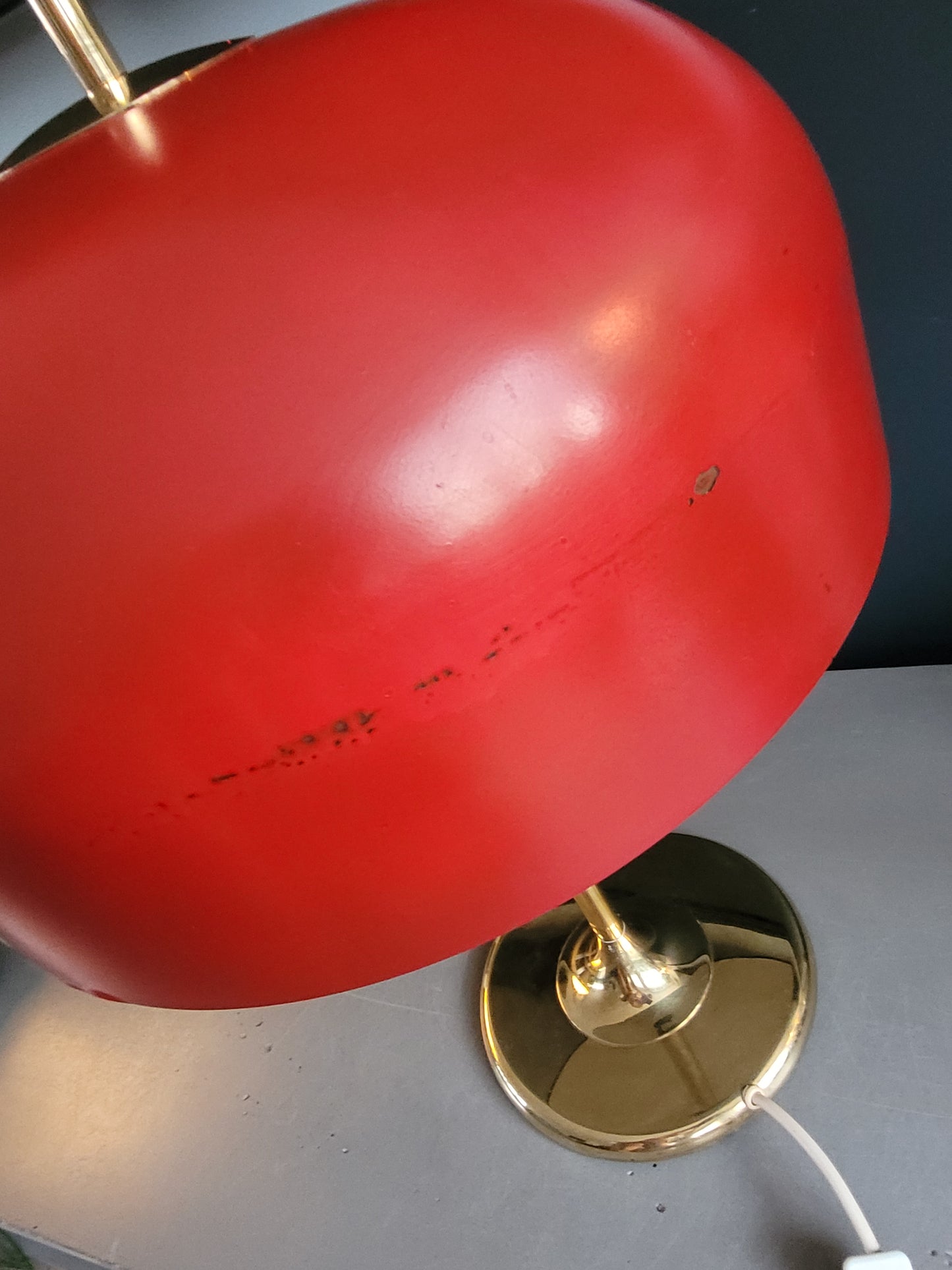 Lampe à poser vintage, abat-jour cloche et pied laiton - Ref 824