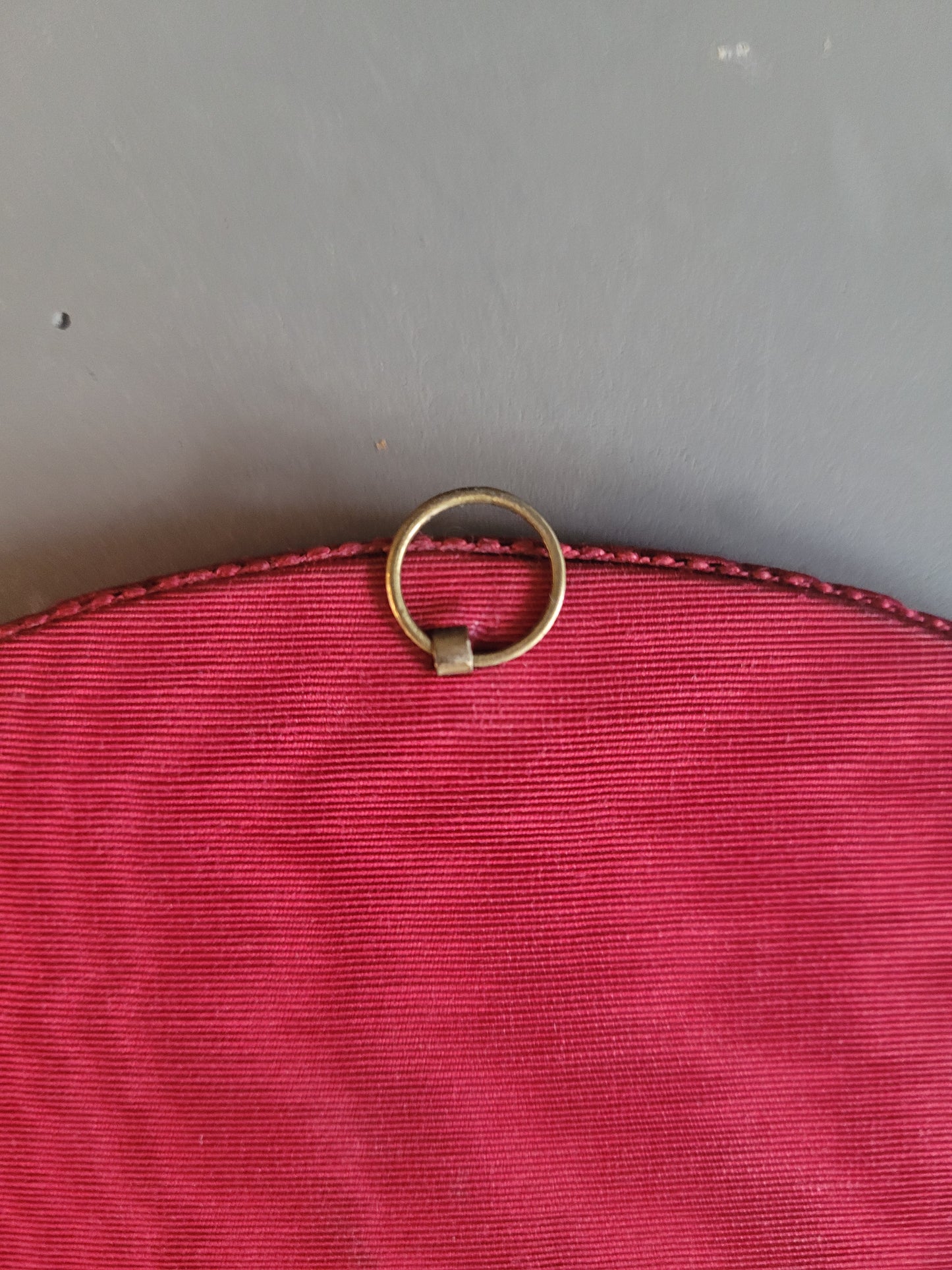 Miroir ancien en velours grenat- Ref 632