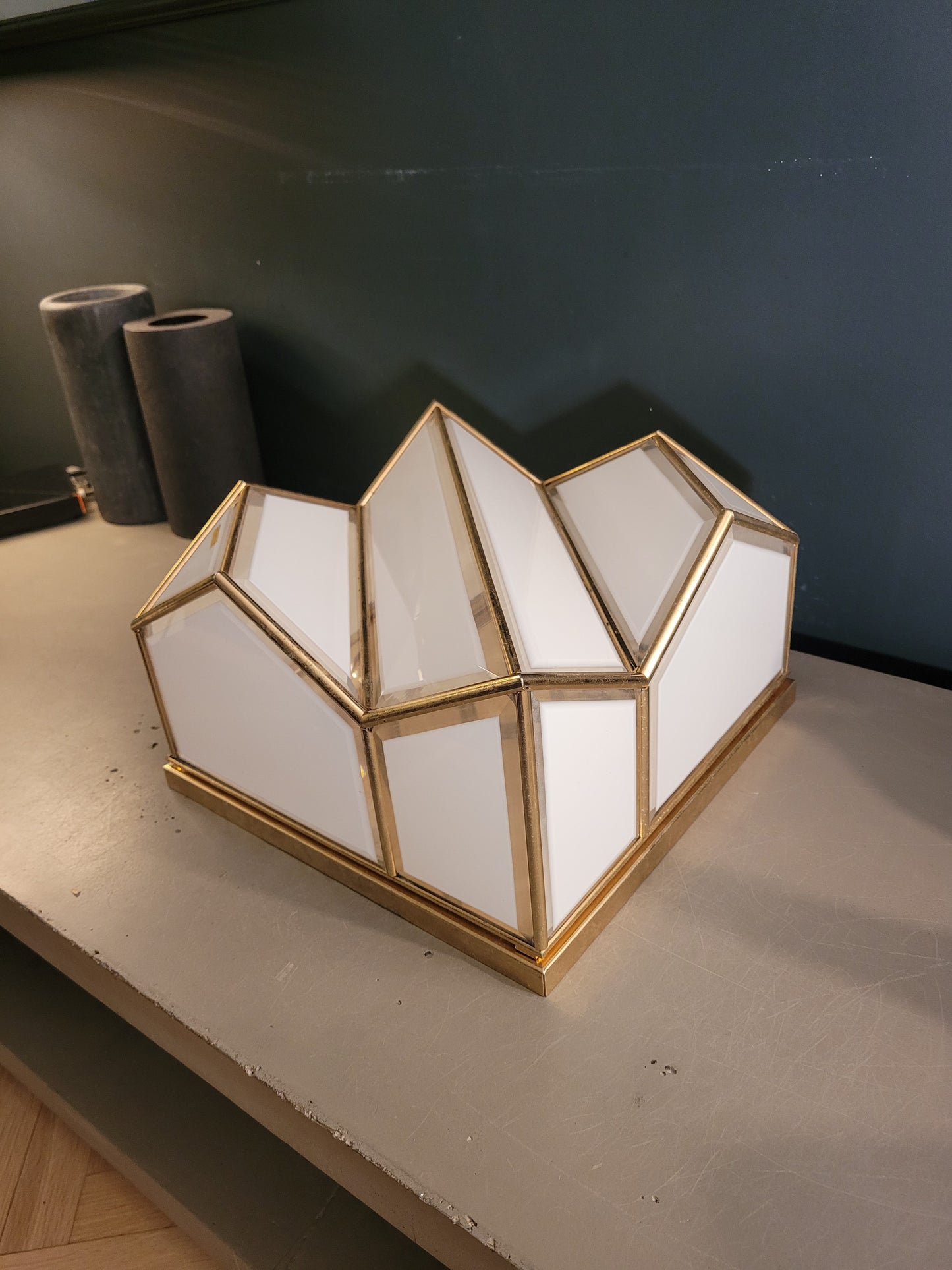 Plafonnier italien en verre bicolore et plaqué or - ref 667