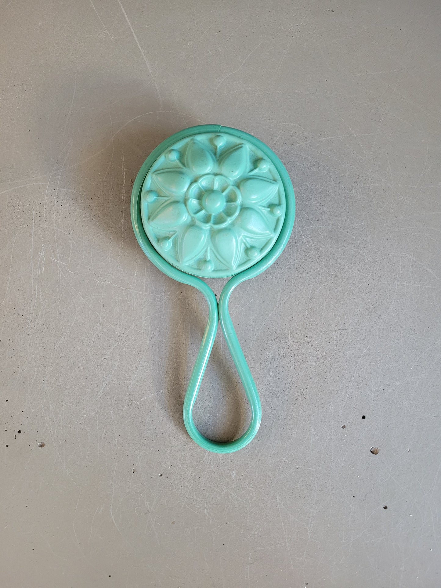 Hochet bébé en celluloïd années 50 - Ref 646