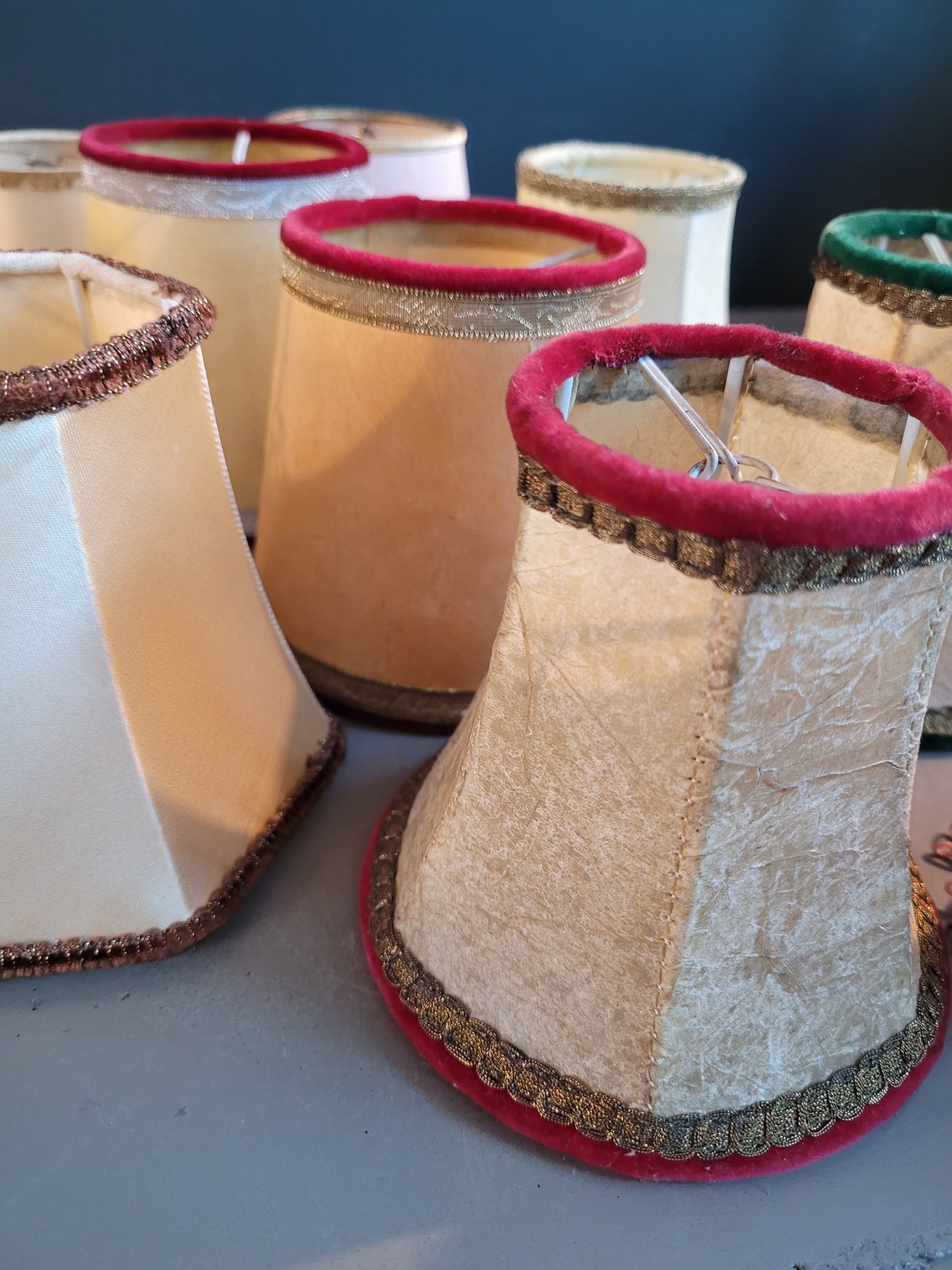 Lot de 13 abat-jour à pince anciens - Ref 670