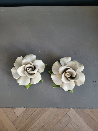Paire de roses en céramique à suspendre- Ref 555