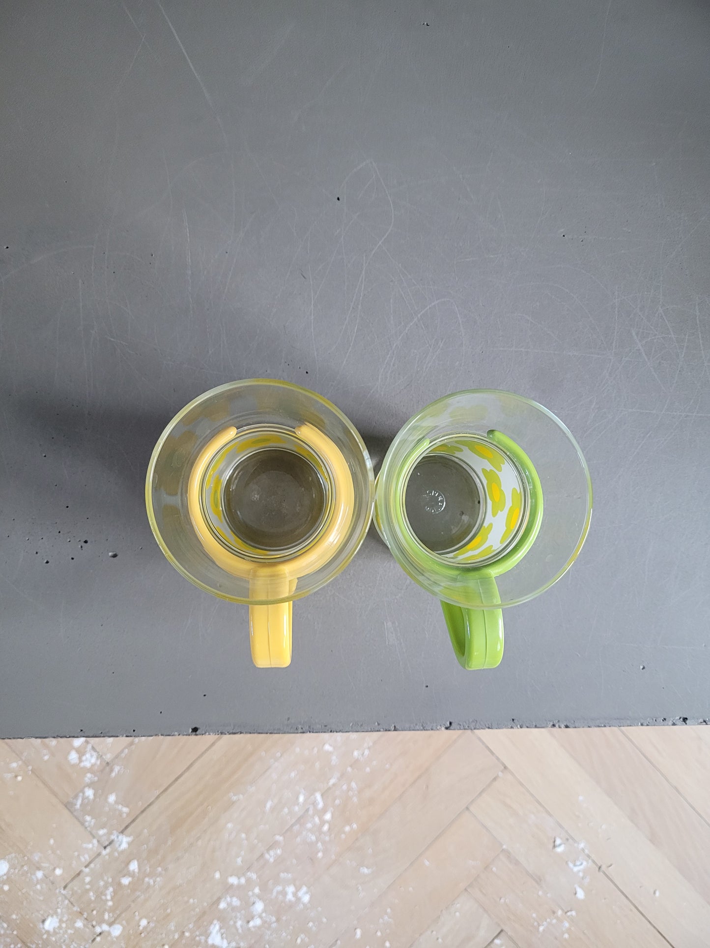 Paire de tasses à thé en verre et anse plastique - Ref 703