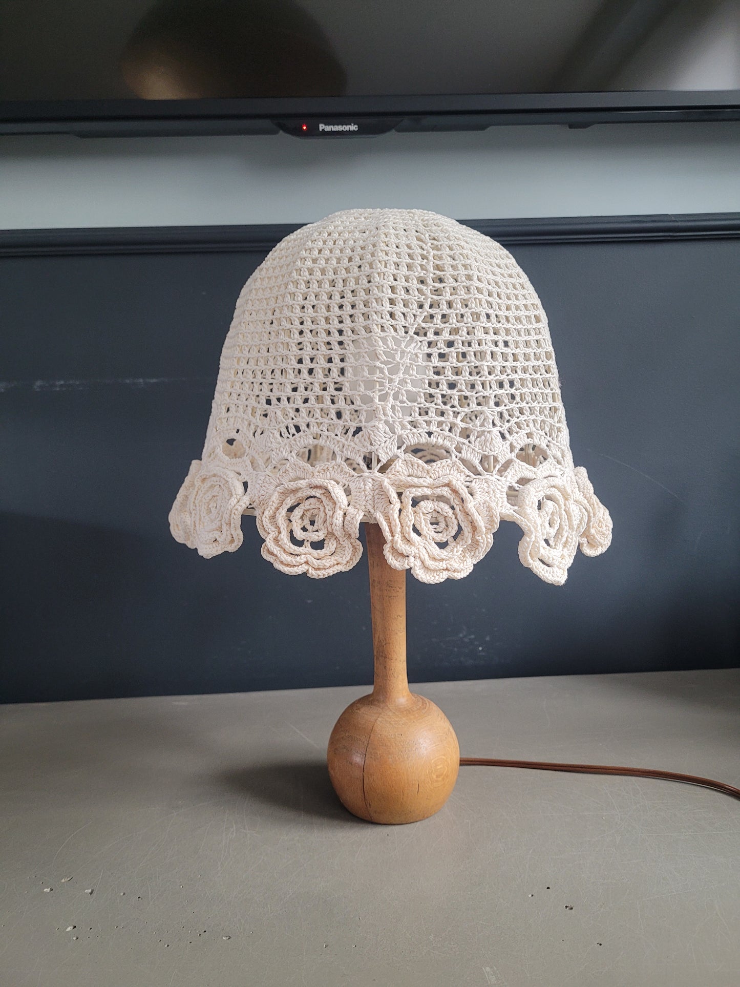 Lampe de chevet avec abat-jour en crochet - Ref 677