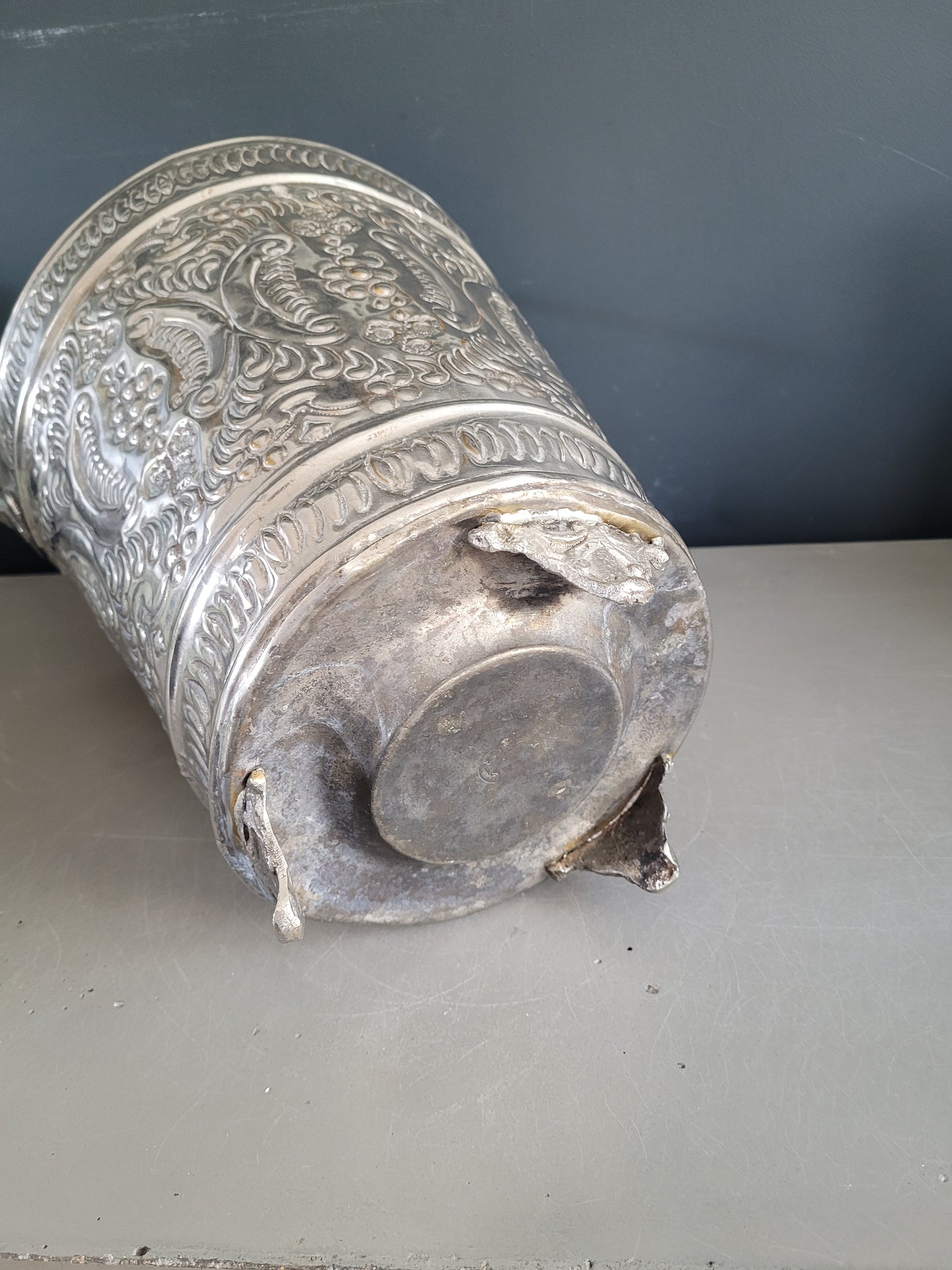 Seau de hammam ancien en métal argenté sculpté - Ref 910