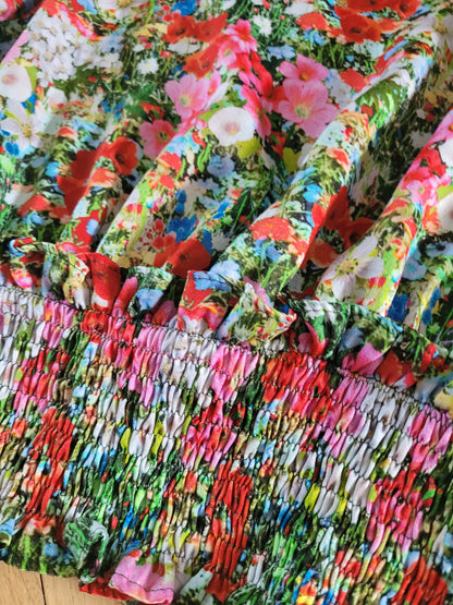 Top court zara XS motif fleuri